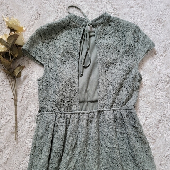 Star Crossed Lovers Seafoam Green High Collar Lace Accent Cap Sleeve Dress Small - Picture 9 of 13
